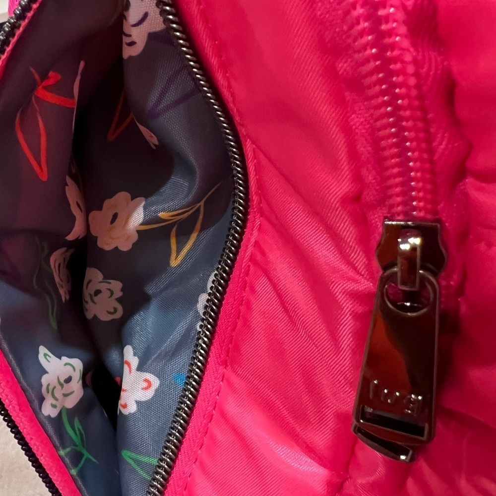 Lug Pink Propeller 2 Overnight Bag - Picture 11 of 16
